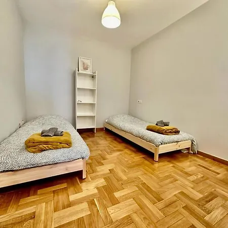 Encantador Piso A 150m Del Tren Apartment *